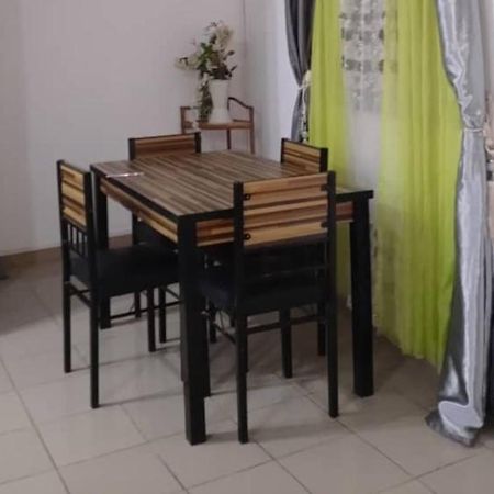 Appart Meuble Le Dakota Yaounde Luaran gambar