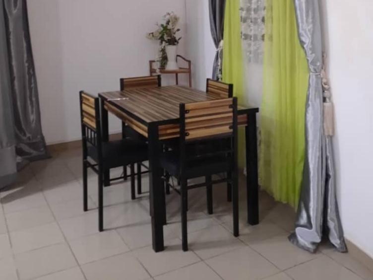 Appart Meuble Le Dakota Yaounde Luaran gambar