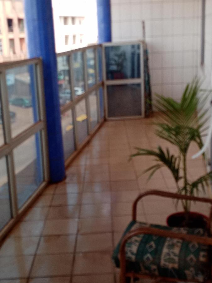 Appart Meuble Le Dakota Yaounde Luaran gambar